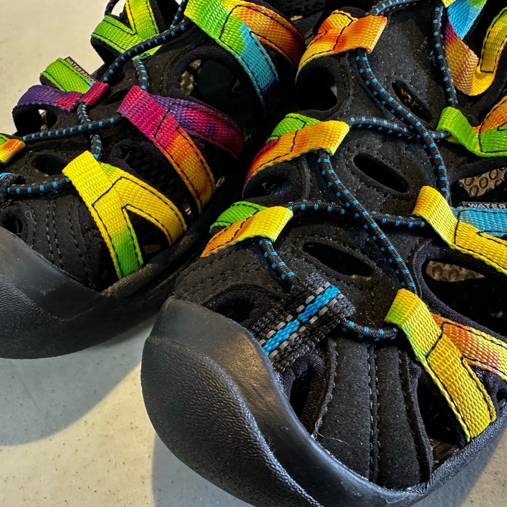 Keen Women’s Whisper Tie dye Sandals 8.5 - Picture 2 of 6